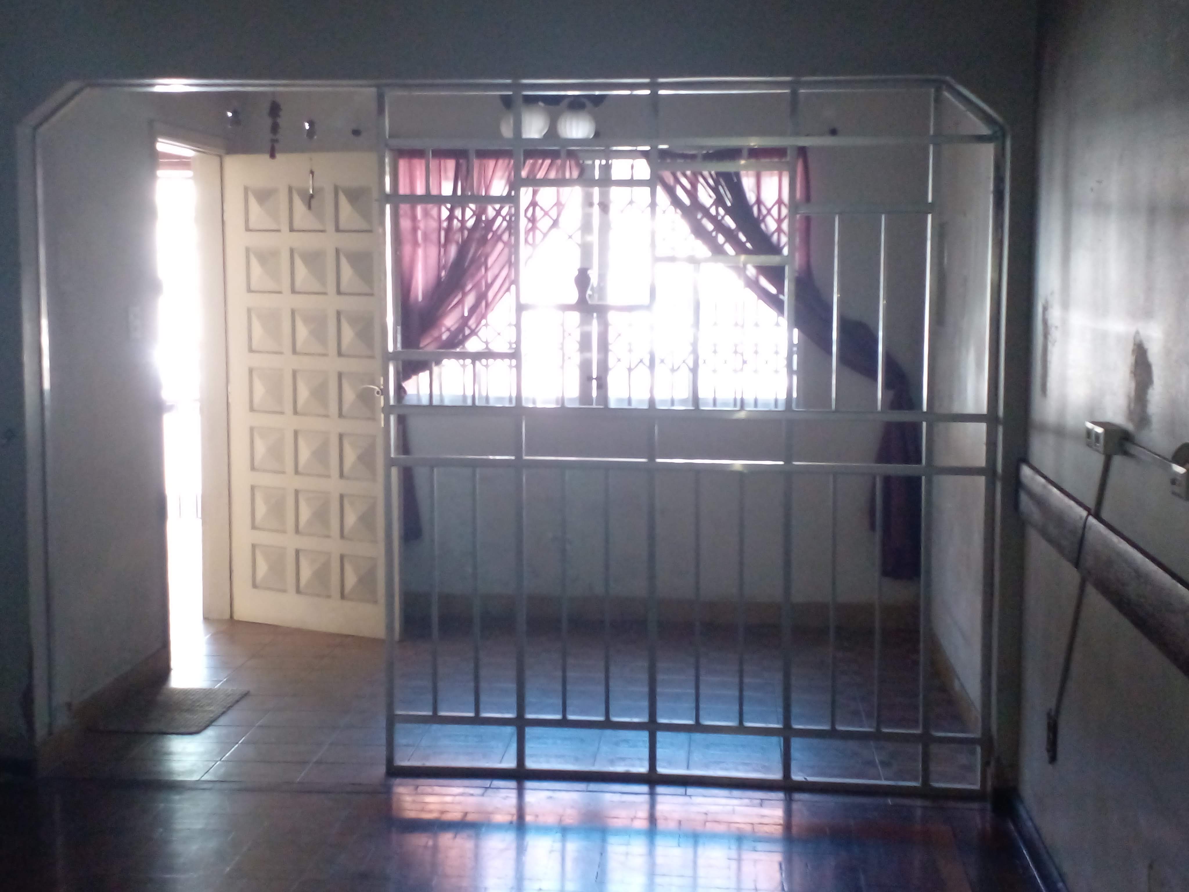 Imagem Sobrado com 3 Quartos à Venda, 254 m²em Centro - Mogi das Cruzes Imagem Sobrado com 3 Quartos à Venda, 254 m²em Centro - Mogi das Cruzes