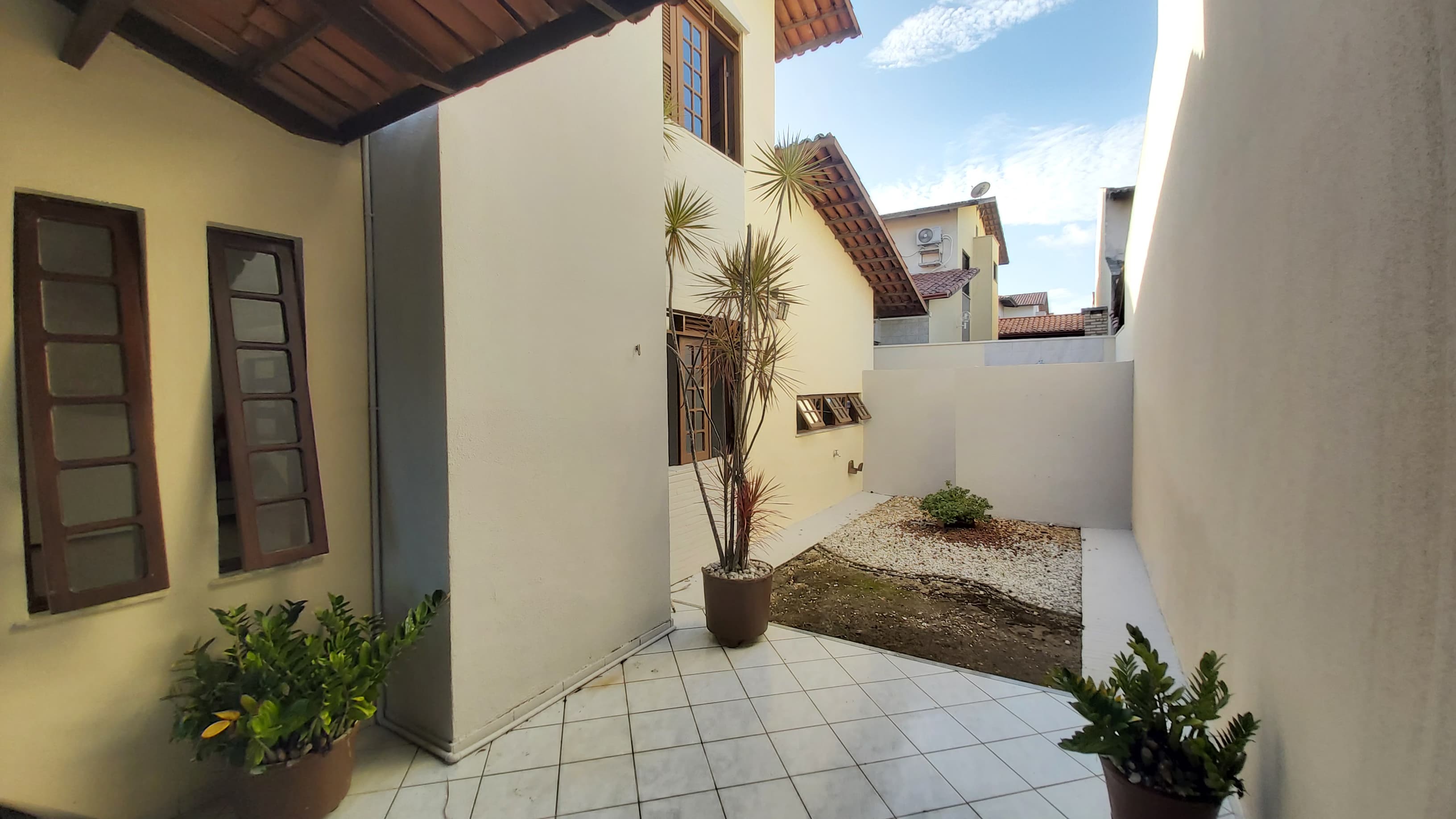 Imagem Casa de Condomínio com 4 Quartos à Venda, 198 m² em Sapiranga-Coité - Fortaleza Imagem Casa de Condomínio com 4 Quartos à Venda, 198 m² em Sapiranga-Coité - Fortaleza