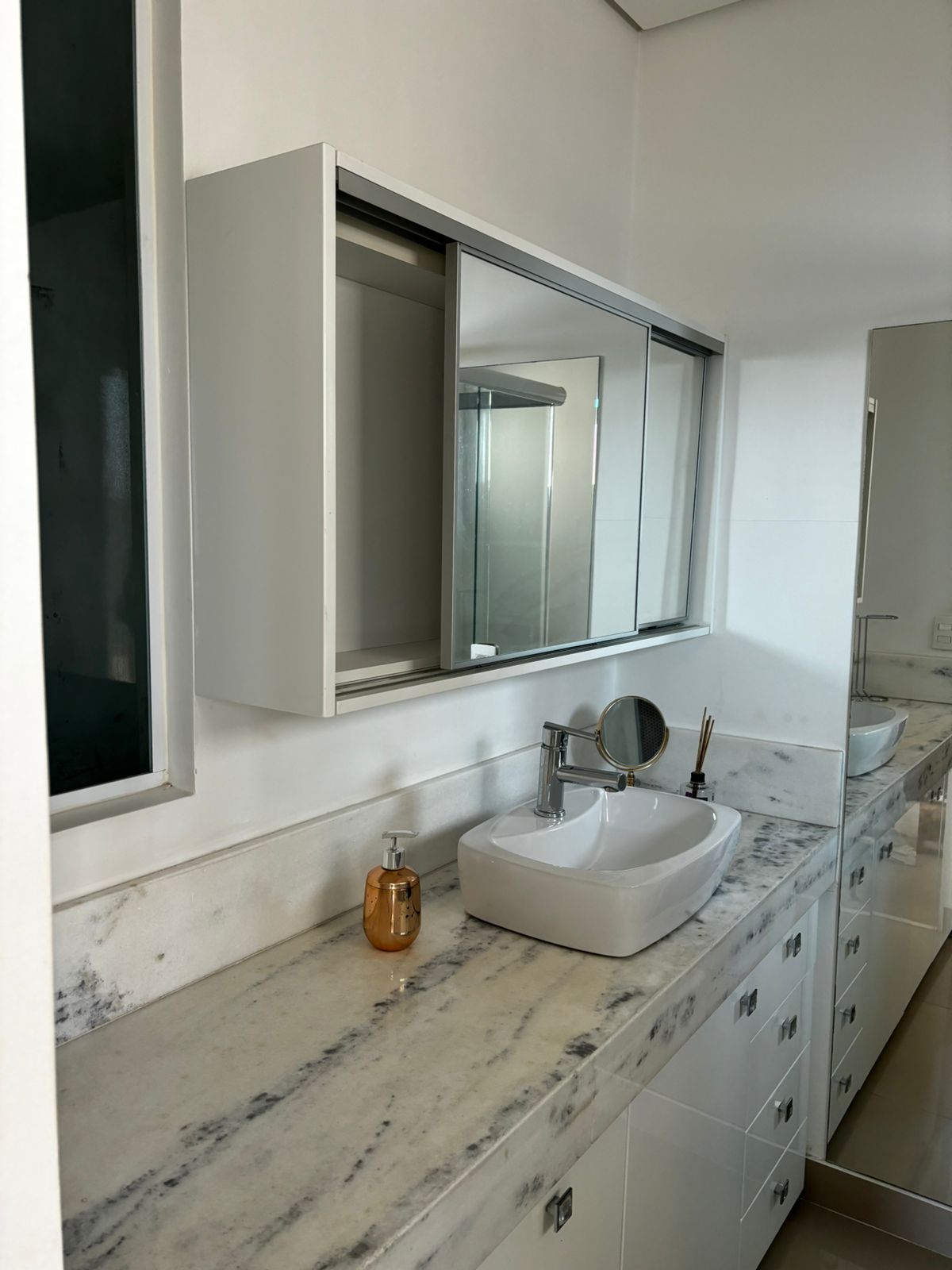 Imagem Loft com 1 Quarto para Alugar, 73 m²em Bosque do Vianna - Cotia Imagem Loft com 1 Quarto para Alugar, 73 m²em Bosque do Vianna - Cotia