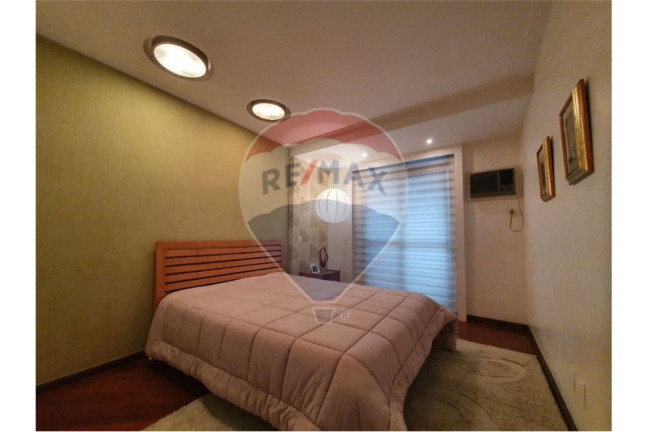 Imagem Apartamento com 3 Quartos à Venda, 215 m² em Santa Rosa - Niterói