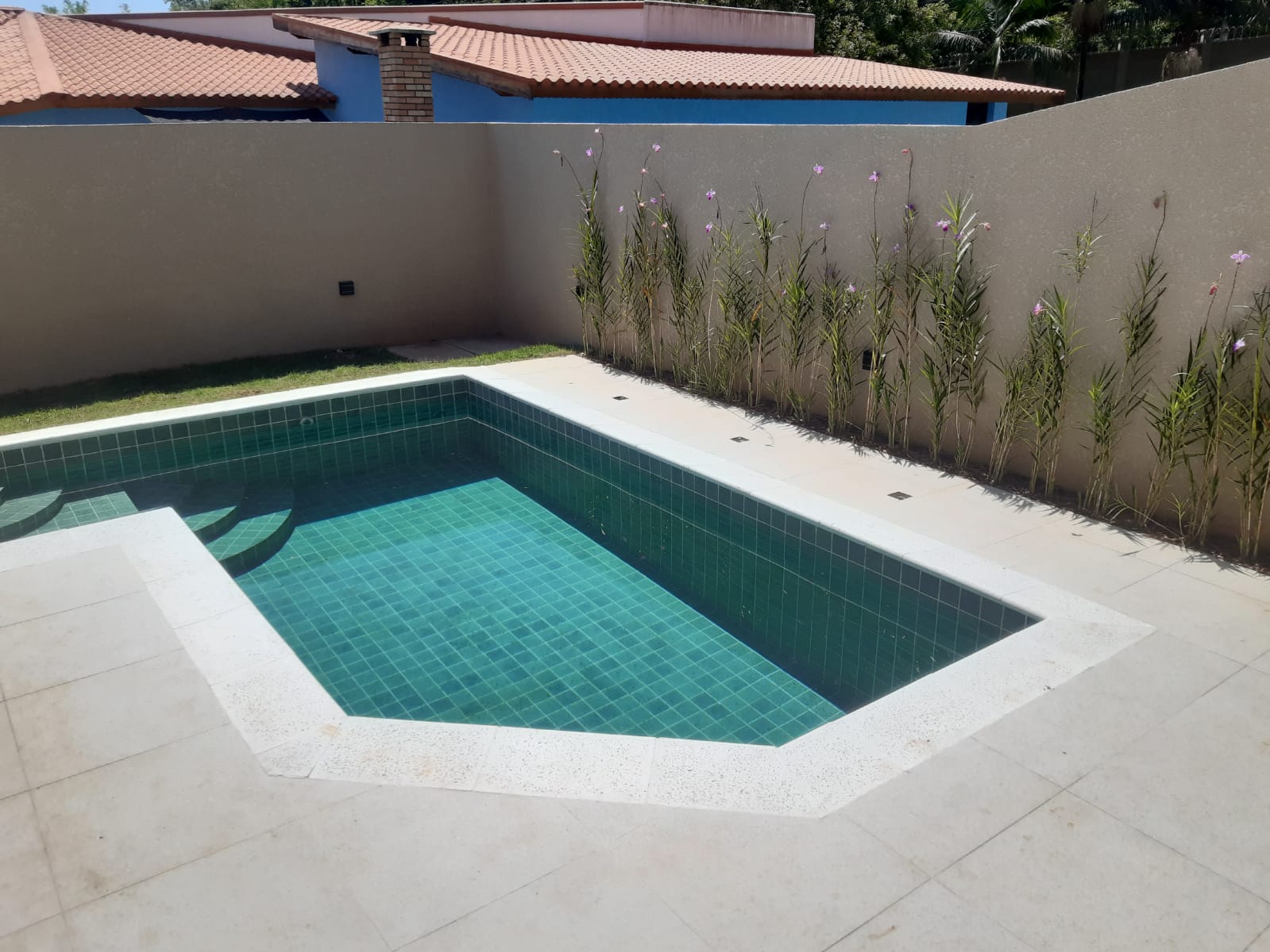 Imagem Casa de Condomínio com 4 Quartos à Venda, 200 m²em Alphaville - Santana de Parnaíba Imagem Casa de Condomínio com 4 Quartos à Venda, 200 m²em Alphaville - Santana de Parnaíba