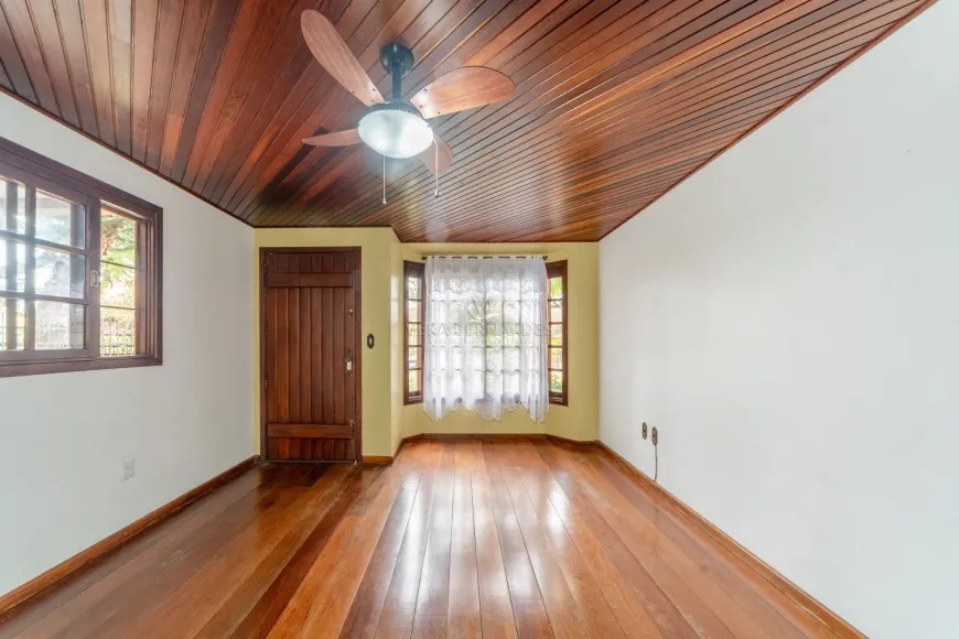 Imagem Casa com 3 Quartos à Venda, 151 m² em Jardim Isabel - Porto Alegre