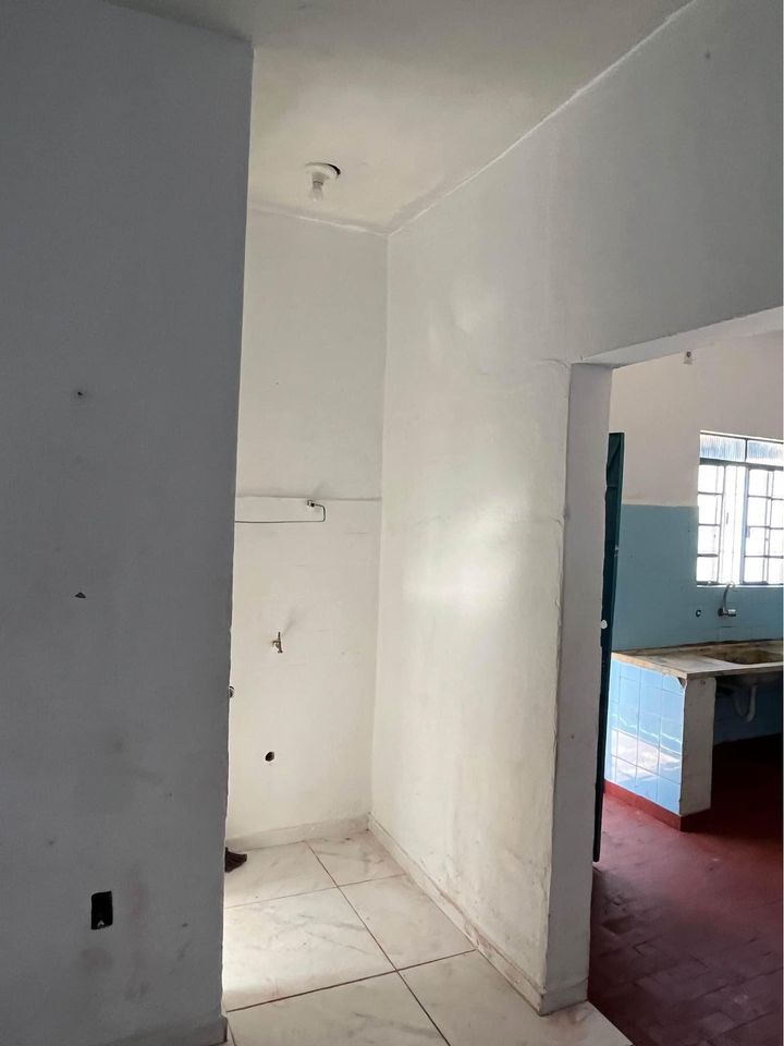 Imagem Casa com 1 Quarto para Alugar, 60 m²em Parque Císper - São Paulo