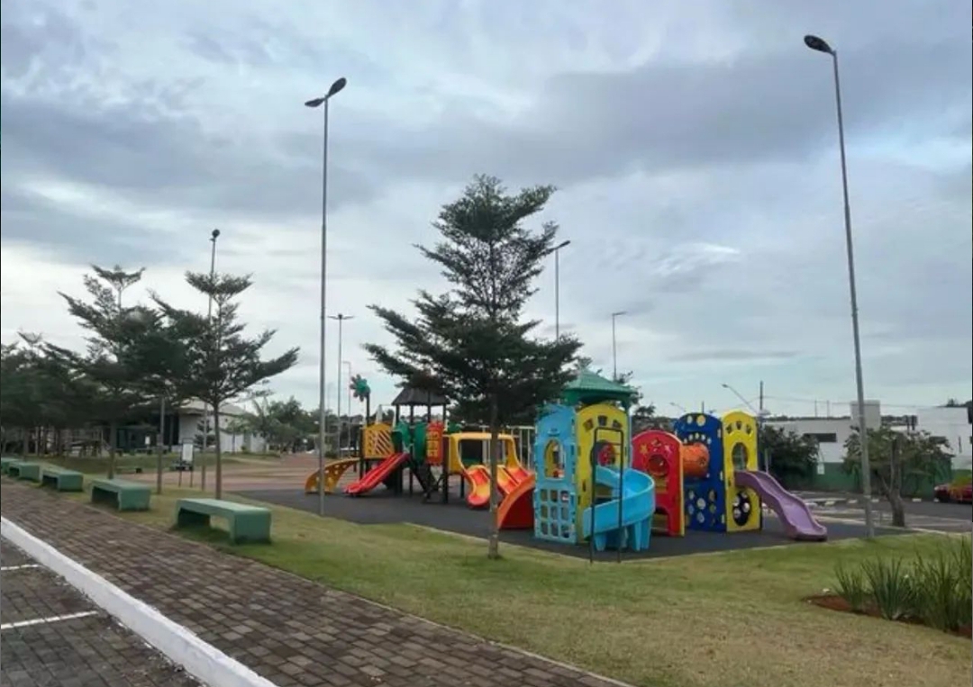 Imagem Terreno à Venda, 360 m²em Jardim Botânico - Uberlândia Imagem Terreno à Venda, 360 m²em Jardim Botânico - Uberlândia