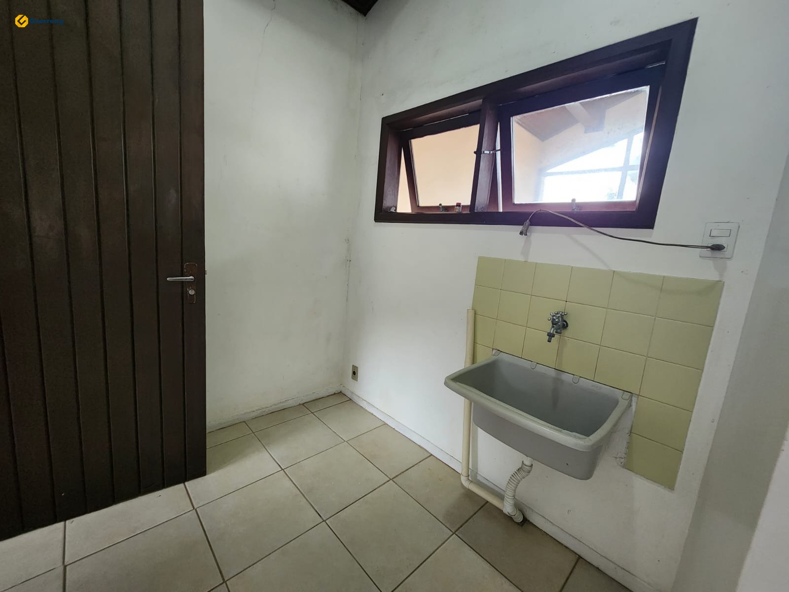 Imagem Casa com 3 Quartos à Venda, 190 m² em Trindade - Florianópolis Imagem Casa com 3 Quartos à Venda, 190 m² em Trindade - Florianópolis