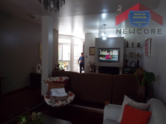 Imagem Casa com 4 Quartos à Venda, 315 m² em Centro - Pelotas