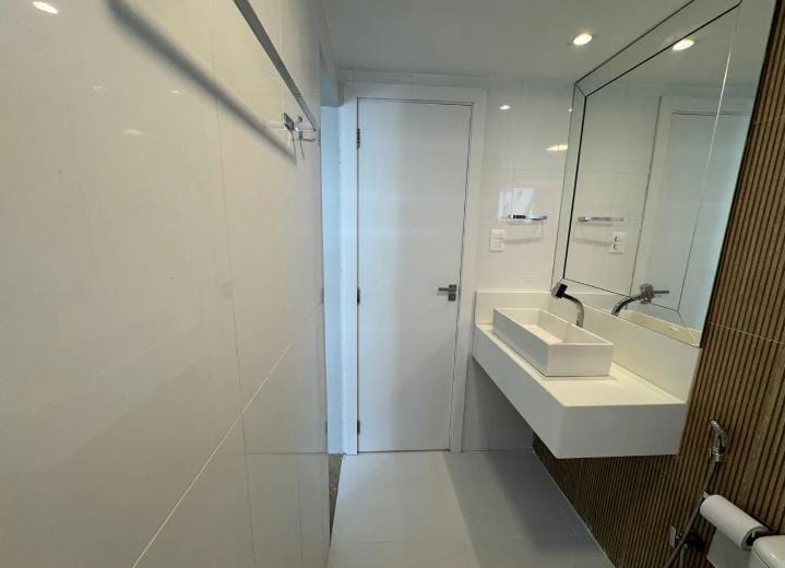 Imagem Apartamento com 2 Quartos à Venda, 68 m² em Alphaville I - Salvador