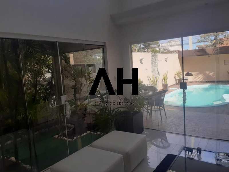 Imagem Casa com 4 Quartos à Venda, 250 m²em Maria Turri - Rio das Ostras Imagem Casa com 4 Quartos à Venda, 250 m²em Maria Turri - Rio das Ostras