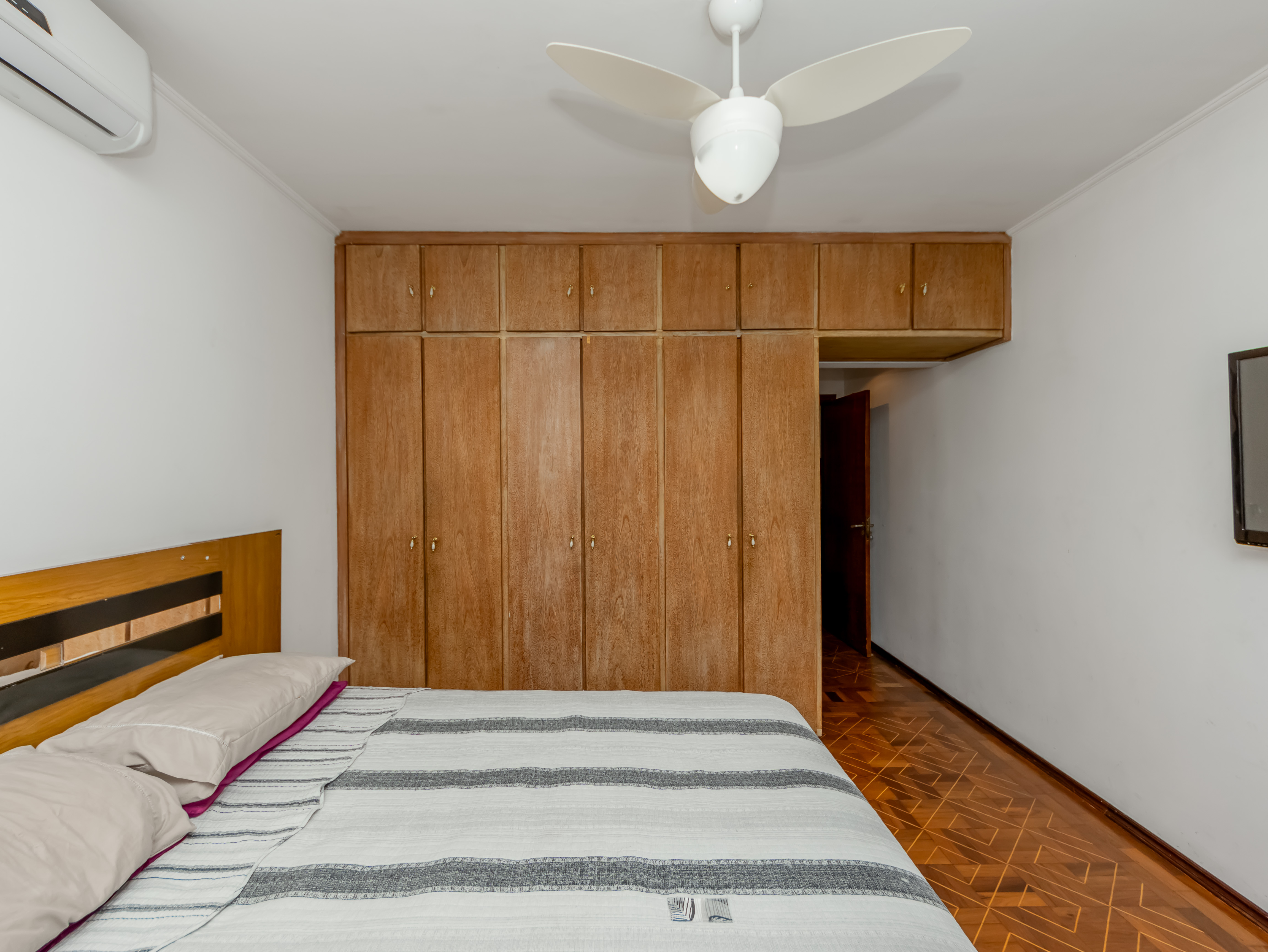 Imagem Sobrado com 3 Quartos à Venda, 300 m² em Vila Lúcia Elvira - São Paulo