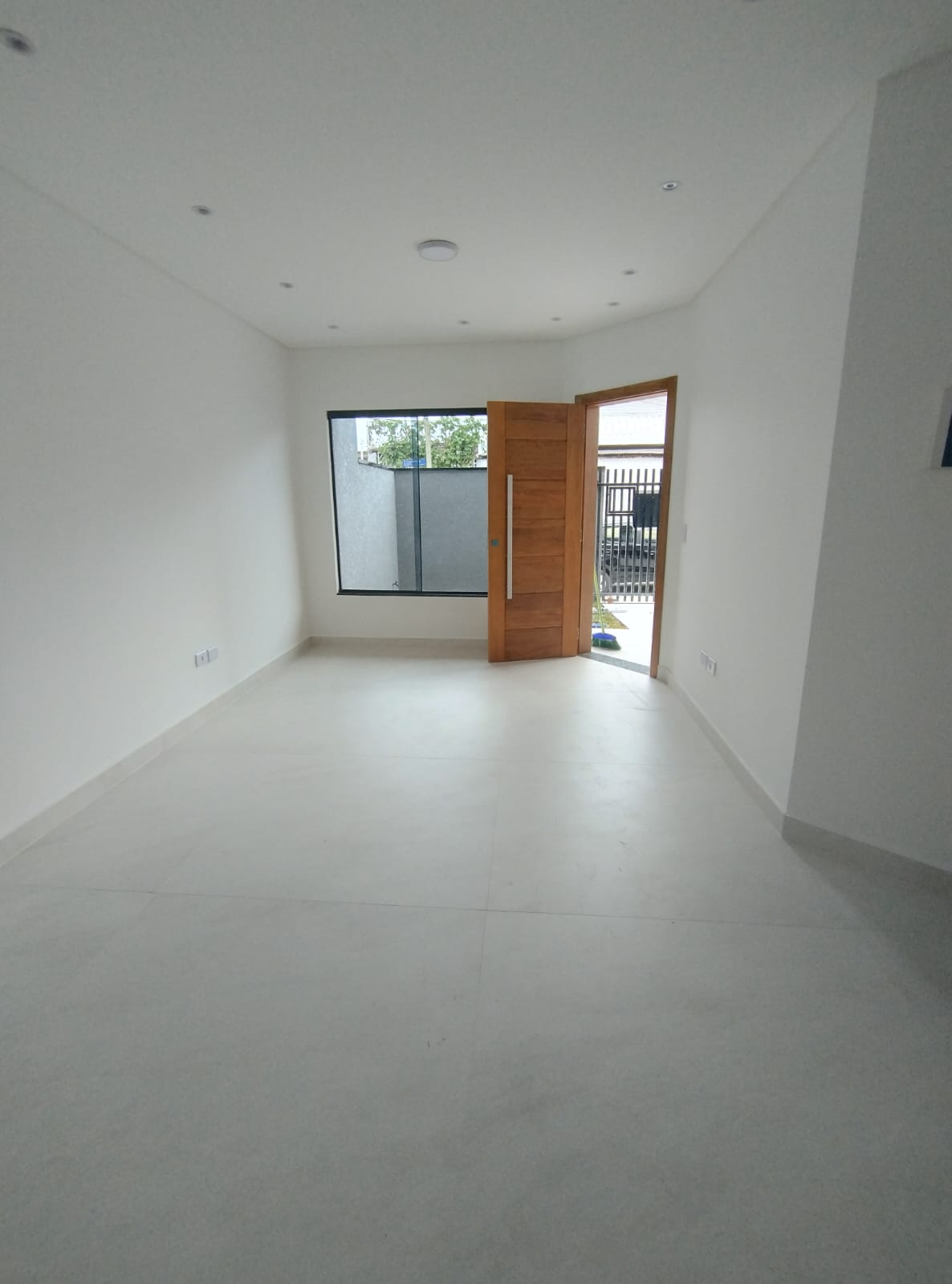 Imagem Sobrado com 3 Quartos à Venda, 96 m² em Sítio Cercado - Curitiba