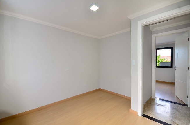 Imagem Sobrado com 3 Quartos à Venda, em Cajuru - Curitiba Imagem Sobrado com 3 Quartos à Venda, em Cajuru - Curitiba