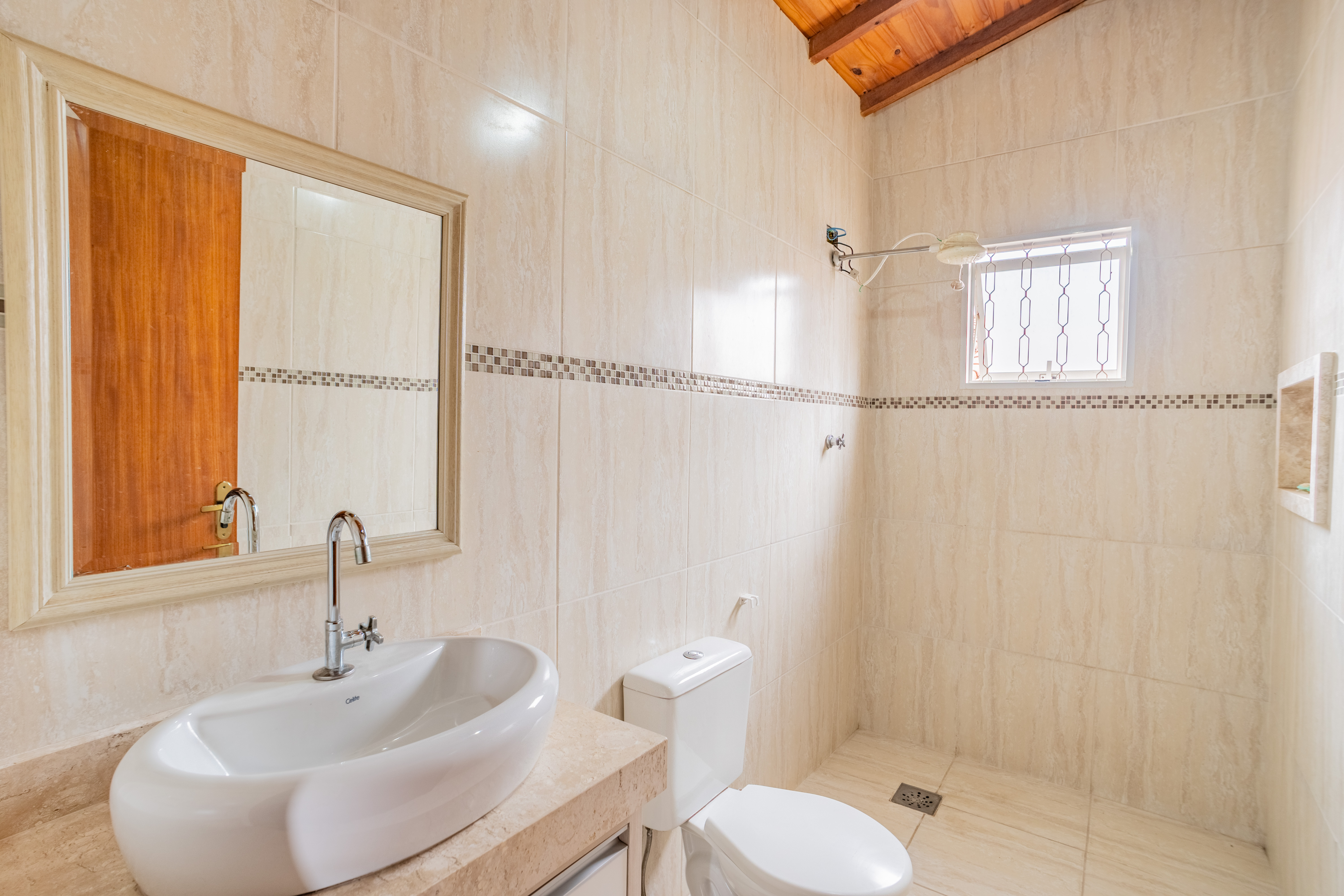 Imagem Sobrado com 3 Quartos à Venda, 398 m² em Jardim Aeronave de Viracopos - Campinas Imagem Sobrado com 3 Quartos à Venda, 398 m² em Jardim Aeronave de Viracopos - Campinas