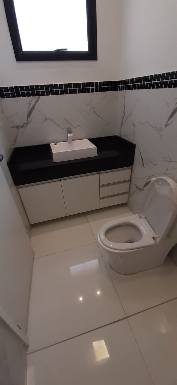 Imagem Casa de Condomínio com 4 Quartos à Venda, 200 m²em Alphaville - Santana de Parnaíba Imagem Casa de Condomínio com 4 Quartos à Venda, 200 m²em Alphaville - Santana de Parnaíba