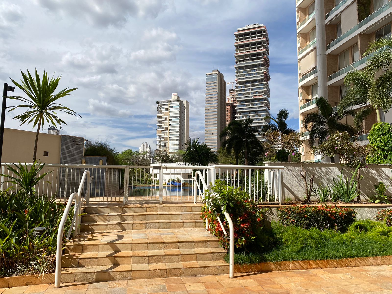 Imagem Cobertura com 4 Quartos à Venda, 291 m²em Setor Bueno - Goiânia