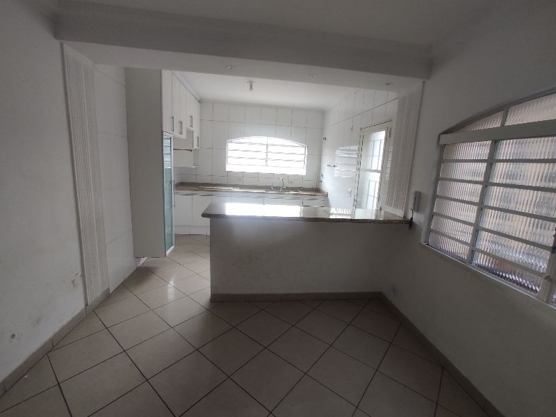 Imagem Casa com 3 Quartos para Alugar, 300 m²em Vila Clarice - São Paulo