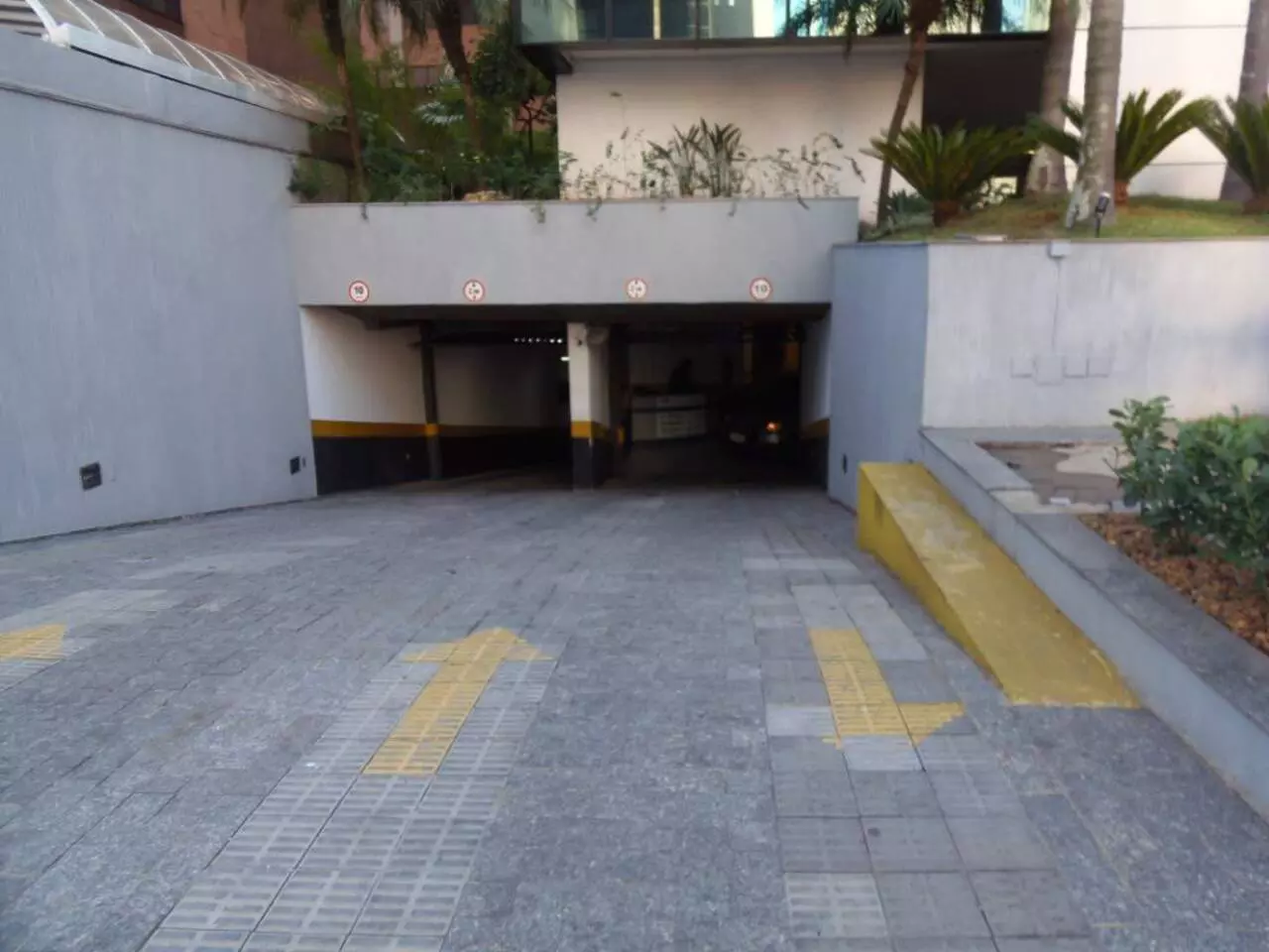 Imagem Sala Comercial à Venda ou Locação, 88 m²em Vila Olímpia - São Paulo