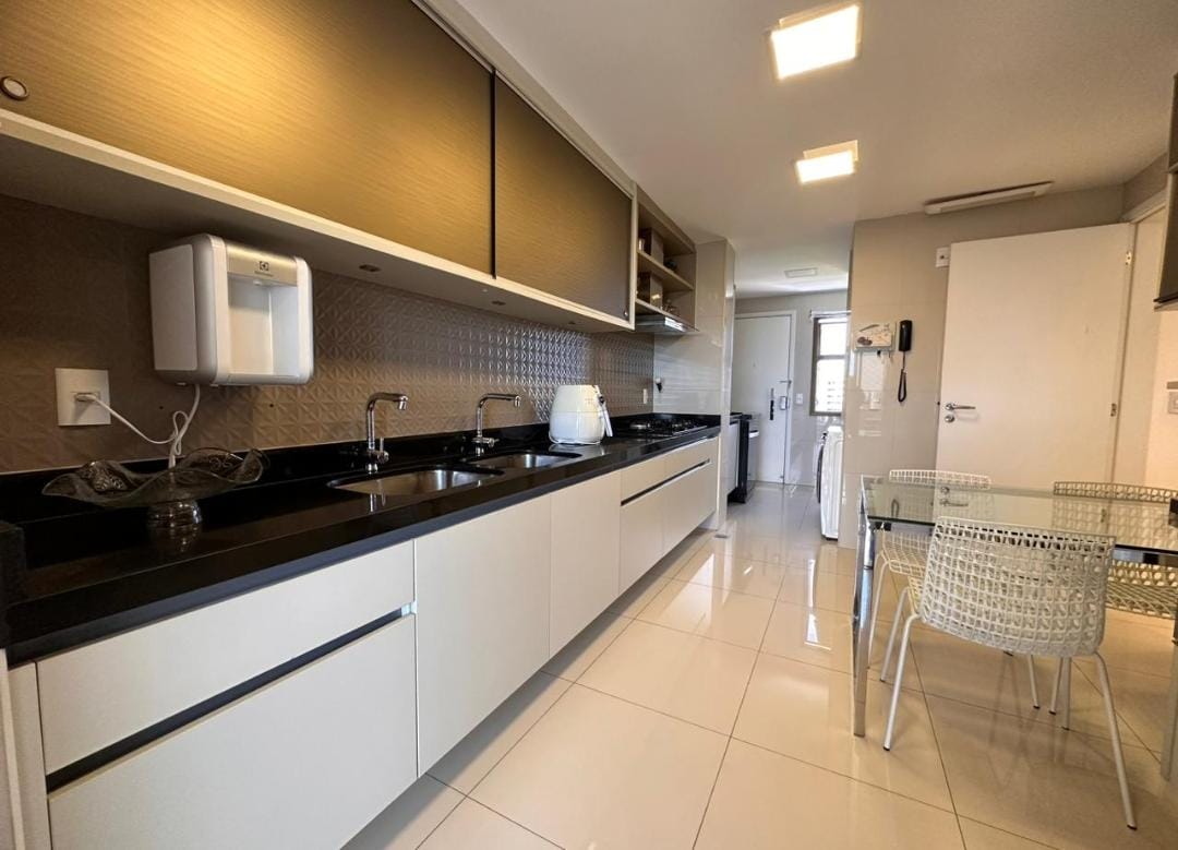 Imagem Apartamento com 4 Quartos à Venda, 209 m²em Guararapes - Fortaleza