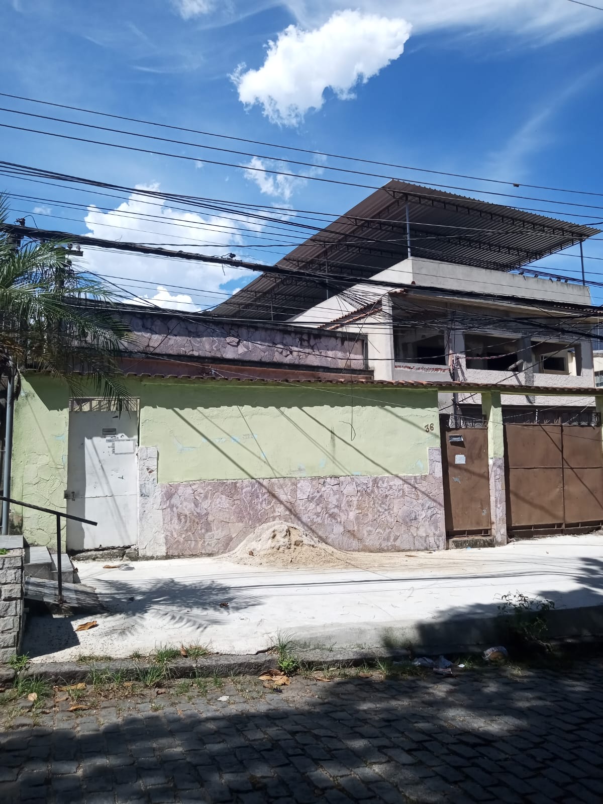 Imagem Terreno à Venda, 1.100 m²em Cascadura - Rio de Janeiro Imagem Terreno à Venda, 1.100 m²em Cascadura - Rio de Janeiro
