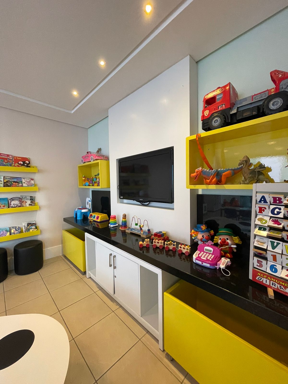 Imagem Apartamento com 3 Quartos à Venda, 12 m²em Centro - Florianópolis