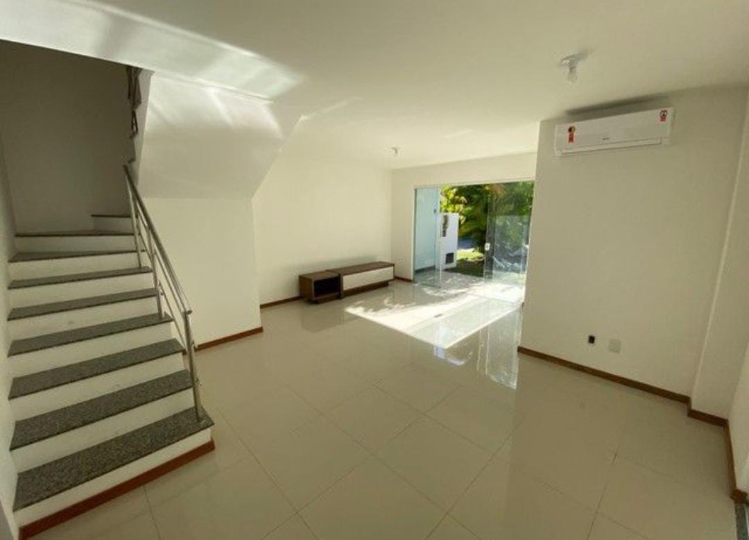 Imagem Casa com 4 Quartos para Alugar, em Buraquinho - Lauro de Freitas