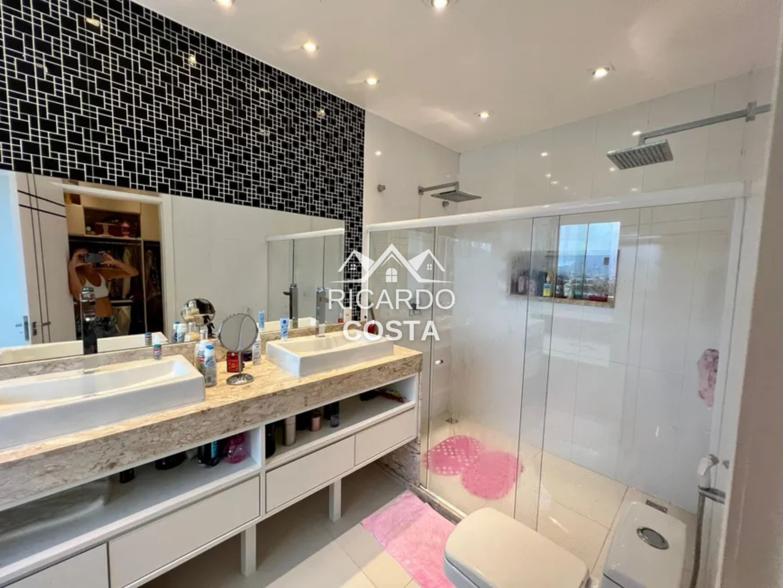 Imagem Casa de Condomínio com 3 Quartos à Venda ou Locação, 310 m² em Jacarepaguá - Rio de Janeiro Imagem Casa de Condomínio com 3 Quartos à Venda ou Locação, 310 m² em Jacarepaguá - Rio de Janeiro
