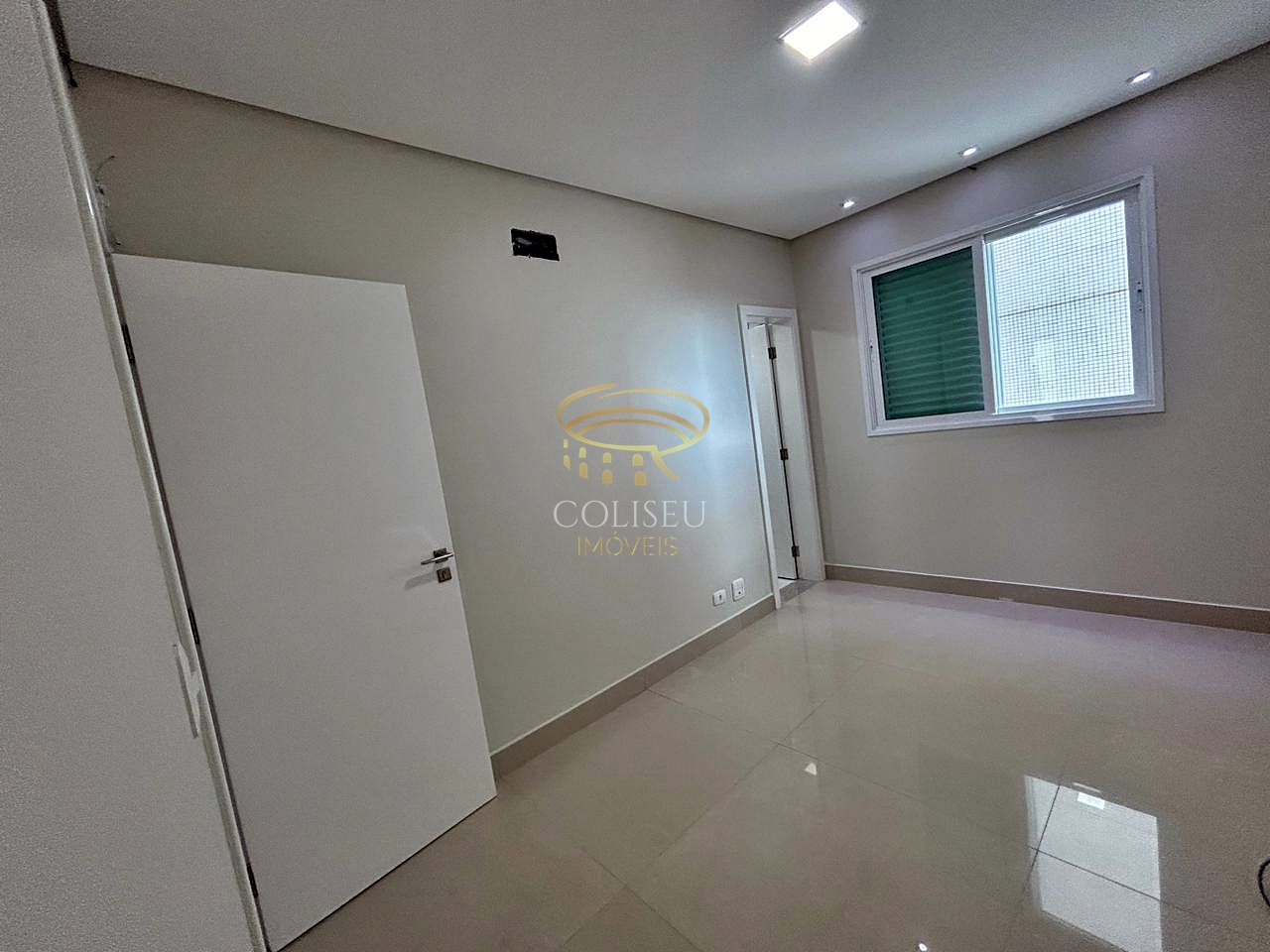 Imagem Apartamento com 3 Quartos à Venda, 147 m²em Zona Armazém - Maringá