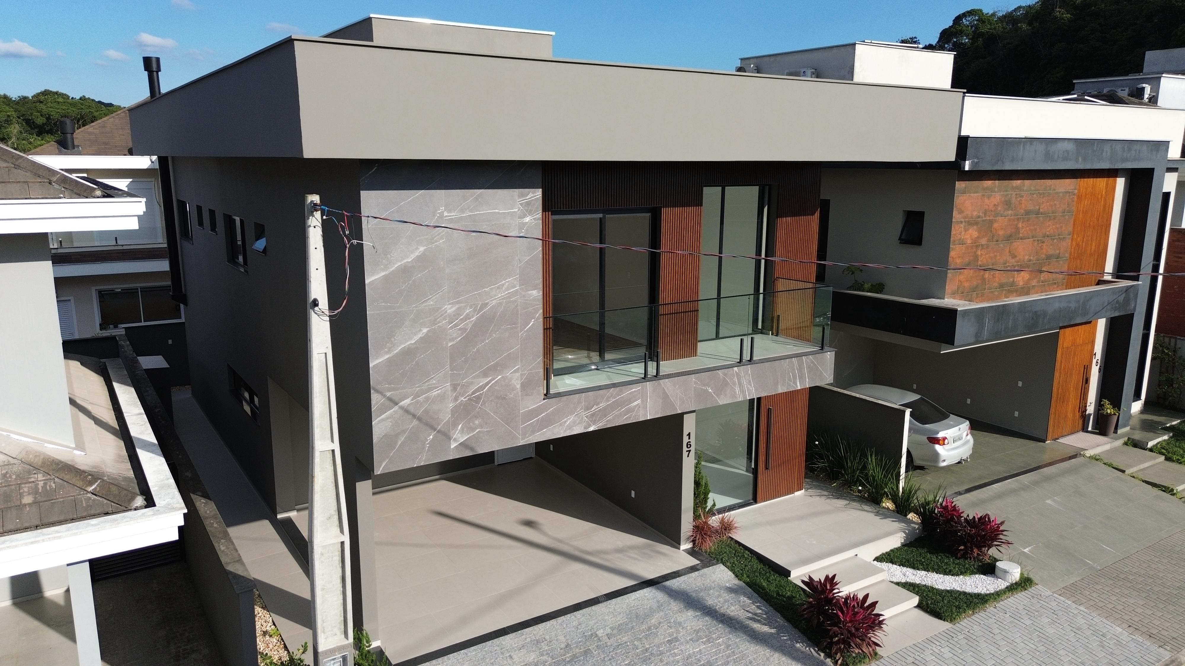 Imagem Sobrado à Venda, 237 m² em Vila Nova - Joinville Imagem Sobrado à Venda, 237 m² em Vila Nova - Joinville