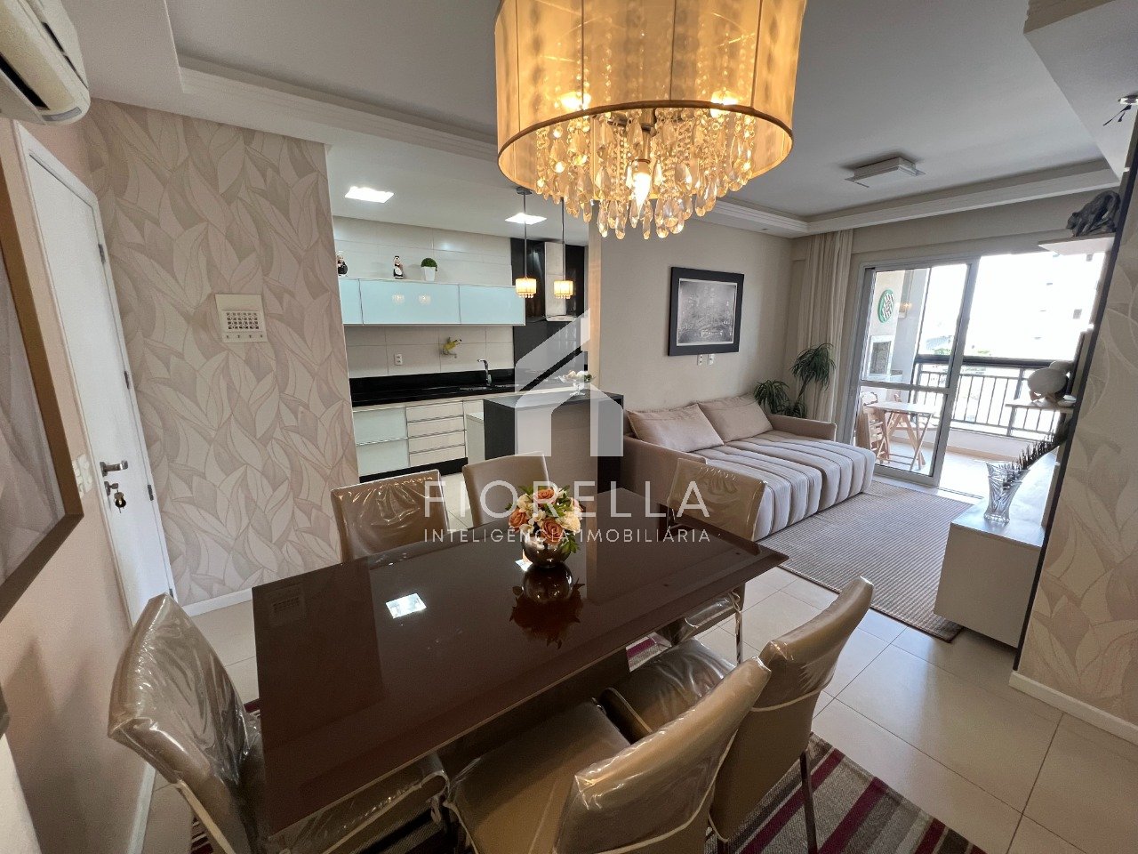 Apartamento com 2 Quartos à Venda, 74 m²em Kobrasol - São José