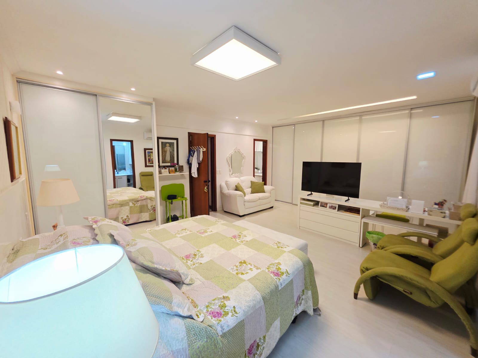 Imagem Apartamento com 4 Quartos à Venda, 224 m² em Pituba - Salvador Imagem Apartamento com 4 Quartos à Venda, 224 m² em Pituba - Salvador