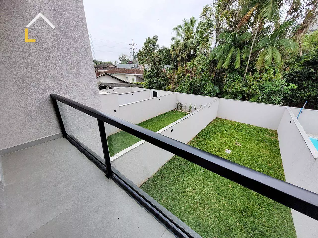 Imagem Sobrado com 3 Quartos à Venda, 157 m² em Anita Garibaldi - Joinville Imagem Sobrado com 3 Quartos à Venda, 157 m² em Anita Garibaldi - Joinville