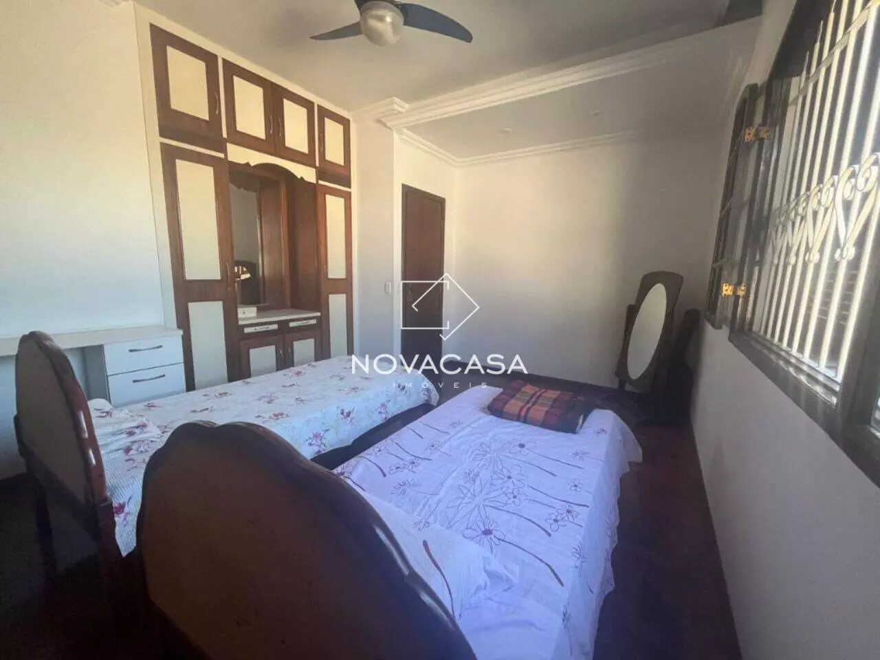 Imagem Casa com 4 Quartos à Venda, 380 m² em Santa Mônica - Belo Horizonte Imagem Casa com 4 Quartos à Venda, 380 m² em Santa Mônica - Belo Horizonte