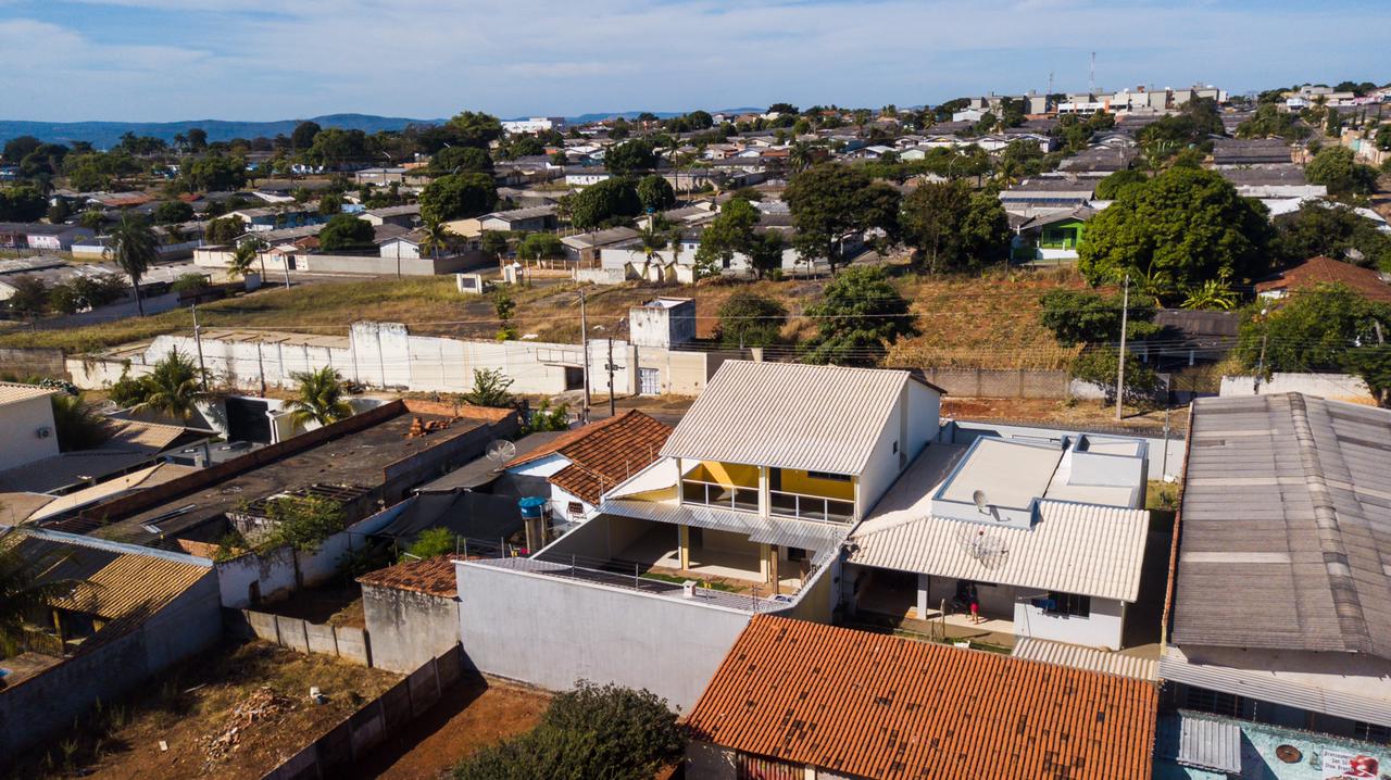 Imagem Casa com 3 Quartos à Venda, 380 m² em Estância Itaici - Caldas Novas