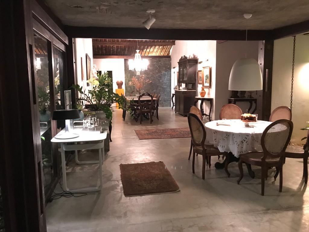 Imagem Casa com 4 Quartos à Venda, 260 m²em Monteiro - Recife Imagem Casa com 4 Quartos à Venda, 260 m²em Monteiro - Recife