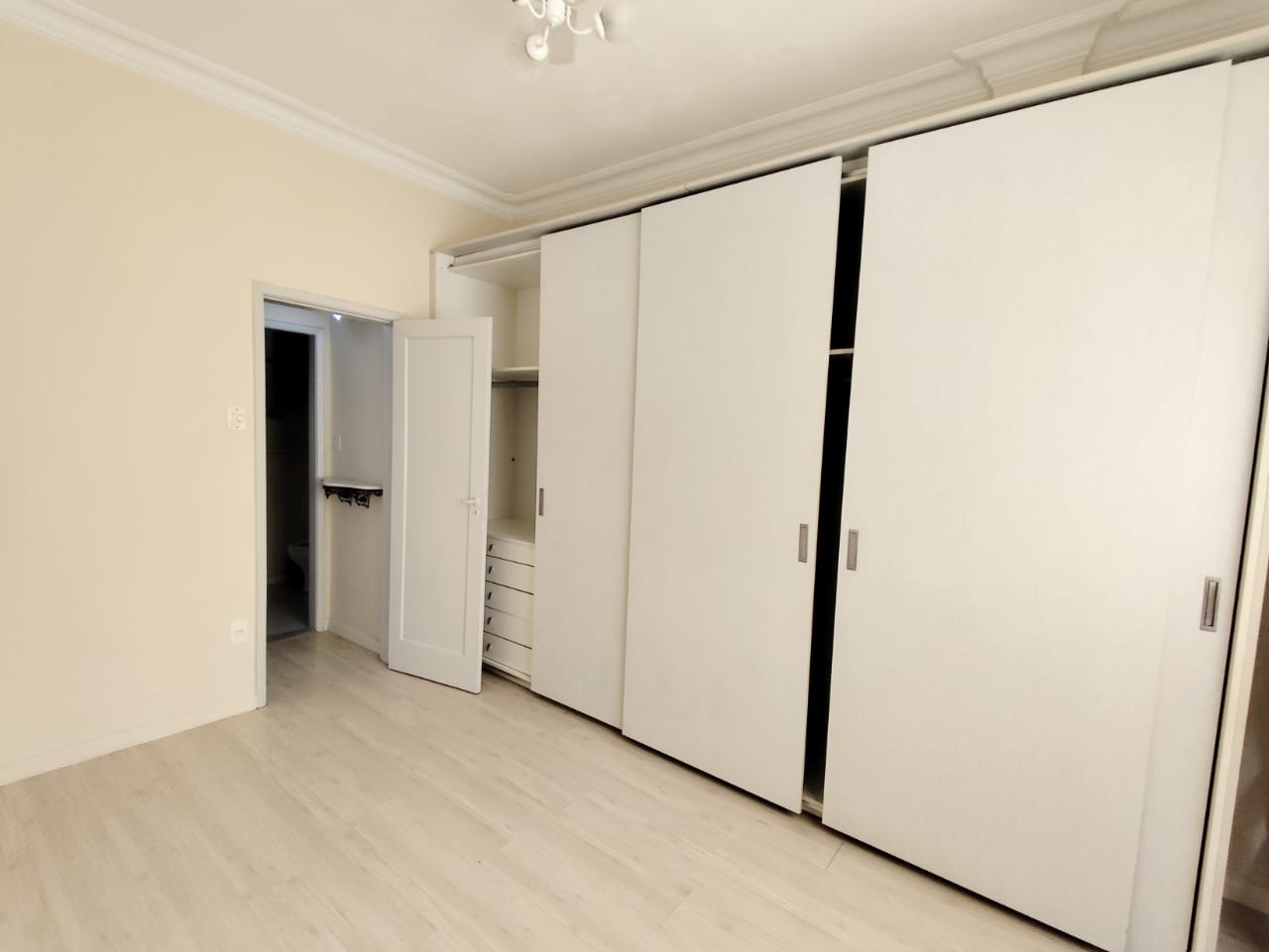 Imagem Apartamento com 1 Quarto à Venda, 56 m²em Icaraí - Niterói