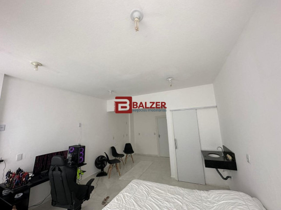 Imagem Apartamento com 1 Quarto à Venda, 32 m² em Centro - Florianópolis Imagem Apartamento com 1 Quarto à Venda, 32 m² em Centro - Florianópolis
