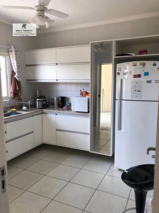 Imagem Casa de Condomínio com 3 Quartos à Venda, 274 m² em Vila Borghesi - São Roque