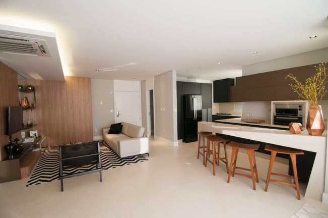 Imagem Imóvel com 4 Quartos à Venda, 153 m² em Centro - Balneário Camboriú Imagem Imóvel com 4 Quartos à Venda, 153 m² em Centro - Balneário Camboriú