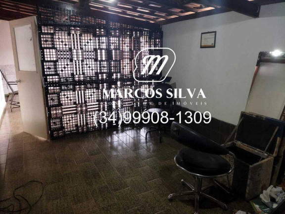 Imagem Casa com 1 Quarto à Venda, em Santa Mônica - Uberlândia Imagem Casa com 1 Quarto à Venda, em Santa Mônica - Uberlândia