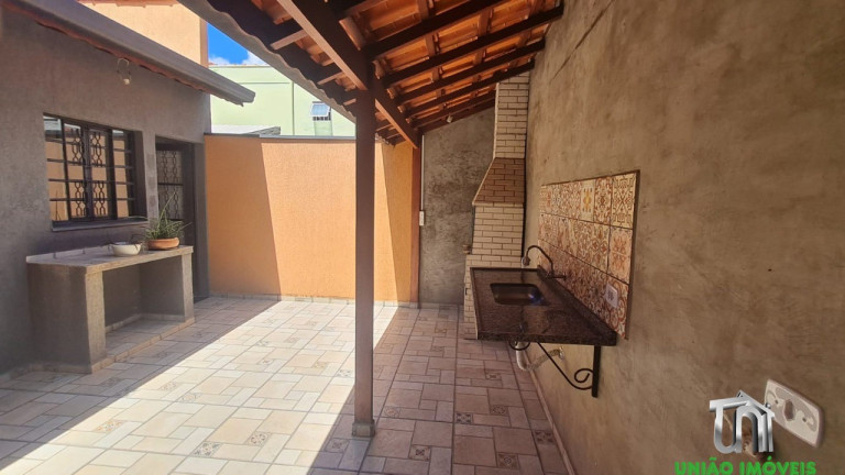 Imagem Casa com 3 Quartos à Venda, 61 m² em Centro - Bragança Paulista Imagem Casa com 3 Quartos à Venda, 61 m² em Centro - Bragança Paulista