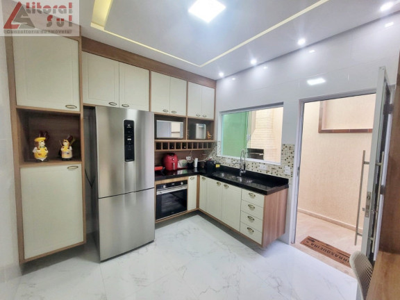 Sobrado com 2 Quartos à Venda, 120 m² em Caiçara - Praia Grande