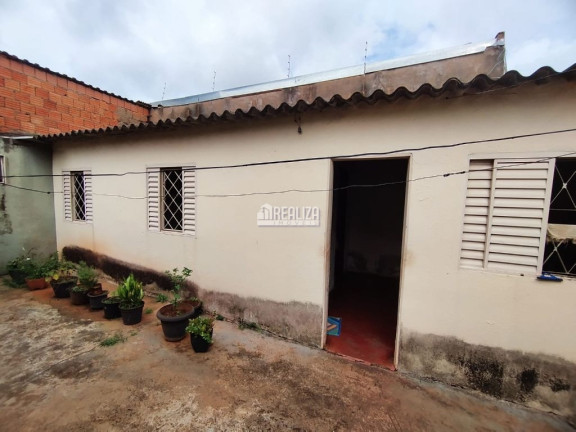 Imagem Casa com 2 Quartos à Venda, 300 m² em Nossa Senhora Da Abadia - Uberaba Imagem Casa com 2 Quartos à Venda, 300 m² em Nossa Senhora Da Abadia - Uberaba