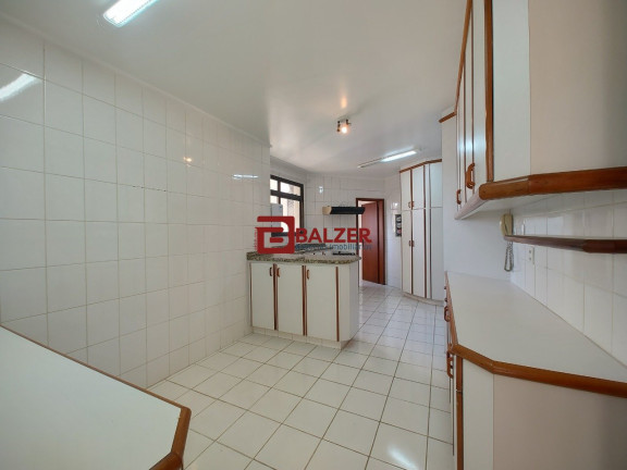 Imagem Apartamento com 4 Quartos à Venda, 295 m² em Centro - Florianópolis Imagem Apartamento com 4 Quartos à Venda, 295 m² em Centro - Florianópolis