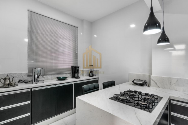 Imagem Apartamento com 3 Quartos à Venda, 165 m² em Centro - Curitiba
