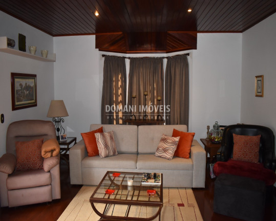 Imagem Casa com 4 Quartos à Venda, 530 m² em Região Do Alto Da Vila Inglesa - Campos Do Jordão Imagem Casa com 4 Quartos à Venda, 530 m² em Região Do Alto Da Vila Inglesa - Campos Do Jordão