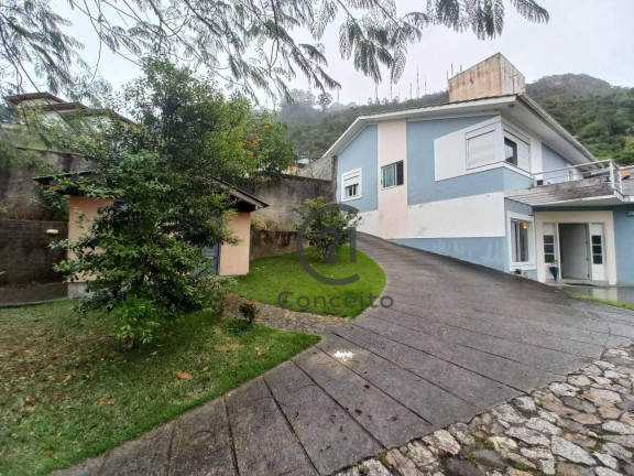 Casa com 4 Quartos à Venda, 266 m² em Trindade - Florianópolis