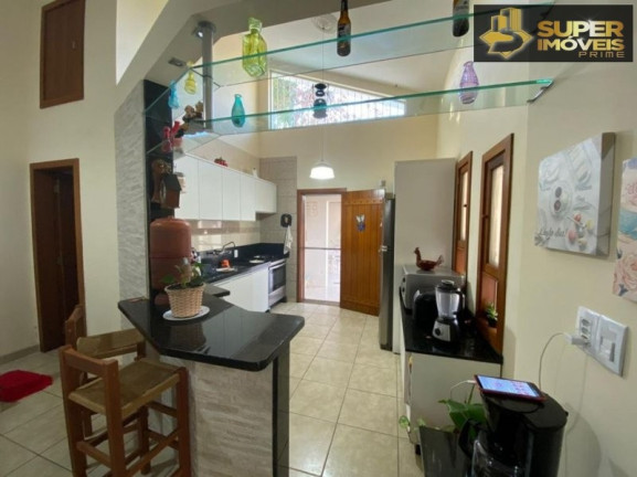 Imagem Casa com 3 Quartos à Venda, 450 m² em Laranjal - Pelotas Imagem Casa com 3 Quartos à Venda, 450 m² em Laranjal - Pelotas