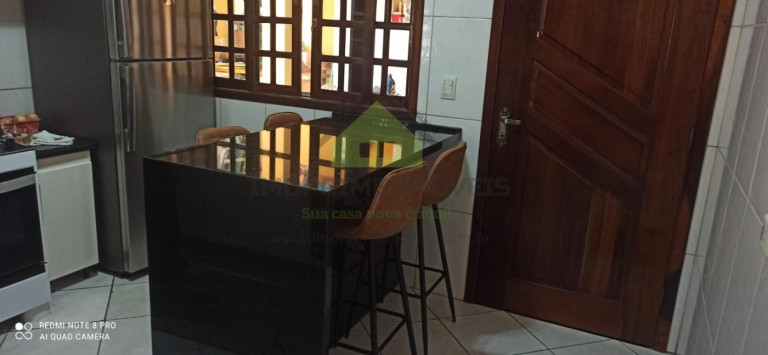 Imagem Casa com 4 Quartos à Venda, 198 m² em Jardim Santa Marina - Jacareí Imagem Casa com 4 Quartos à Venda, 198 m² em Jardim Santa Marina - Jacareí