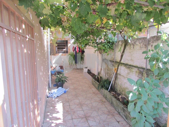 Imagem Casa com 4 Quartos à Venda, 200 m² em Jardim Carvalho - Porto Alegre Imagem Casa com 4 Quartos à Venda, 200 m² em Jardim Carvalho - Porto Alegre