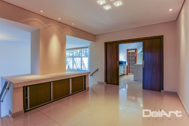 Imagem Casa com 4 Quartos à Venda, 302 m² em Santa Cândida - Curitiba Imagem Casa com 4 Quartos à Venda, 302 m² em Santa Cândida - Curitiba