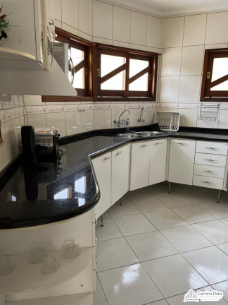 Imagem Sobrado com 6 Quartos à Venda, 375 m² em Centro - Ubatuba